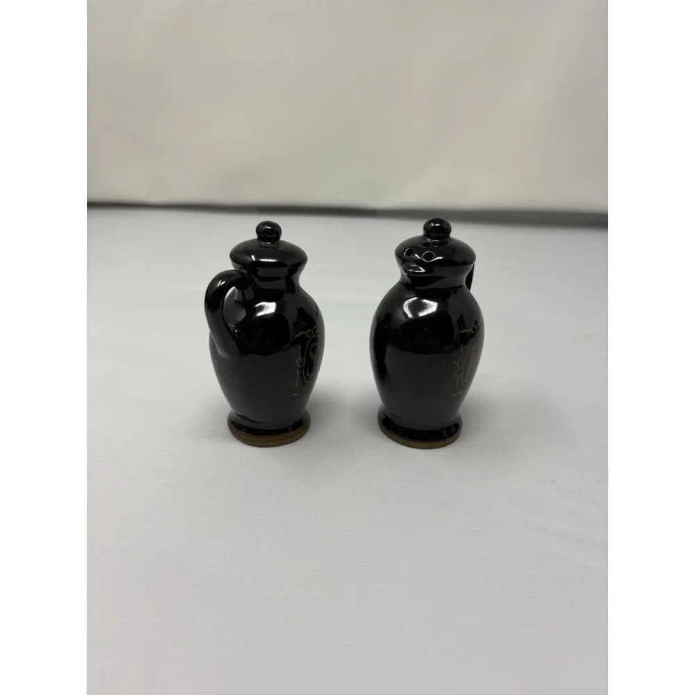 Vintage Redware Pottery Black Pitchers Salt and Pepper Shaker Set‎